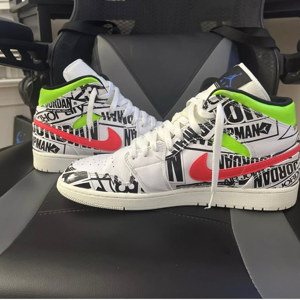 Nike Air Jordan 1 Mid all over logos